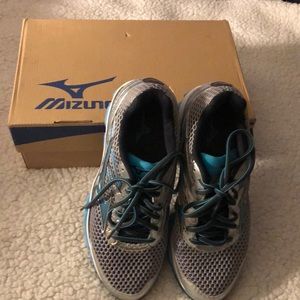 Mizuno  Running shoe. Worn once